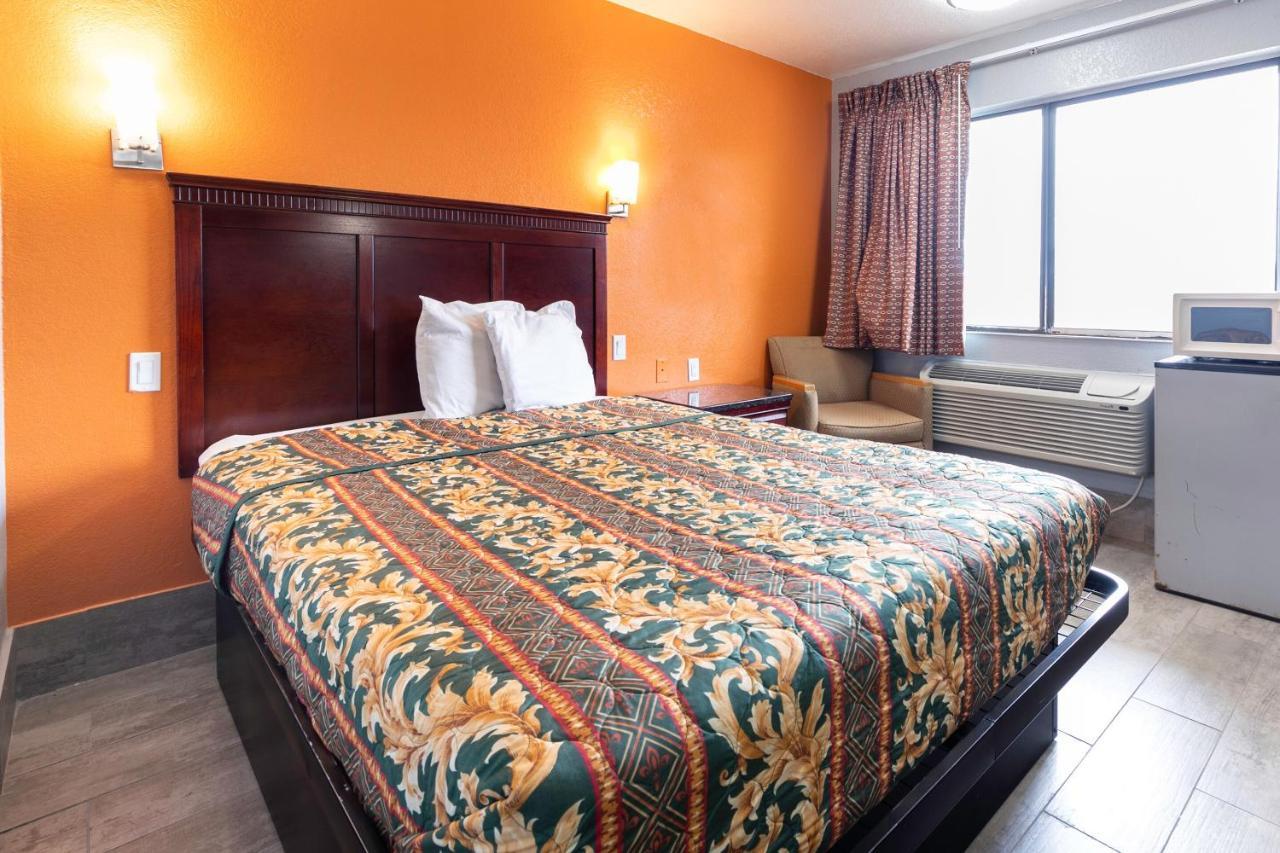 Oyo Hotel Lake Charles Hwy 10 Eksteriør billede
