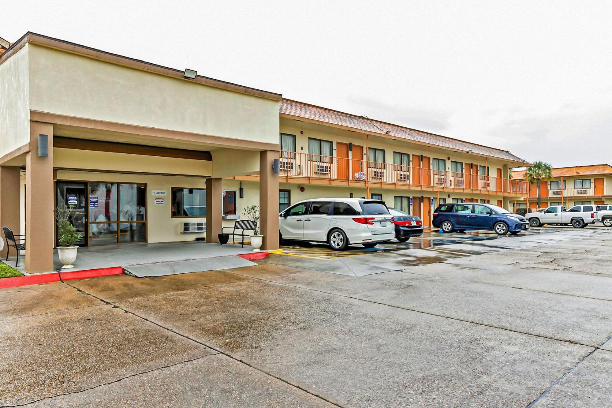 Oyo Hotel Lake Charles Hwy 10 Eksteriør billede