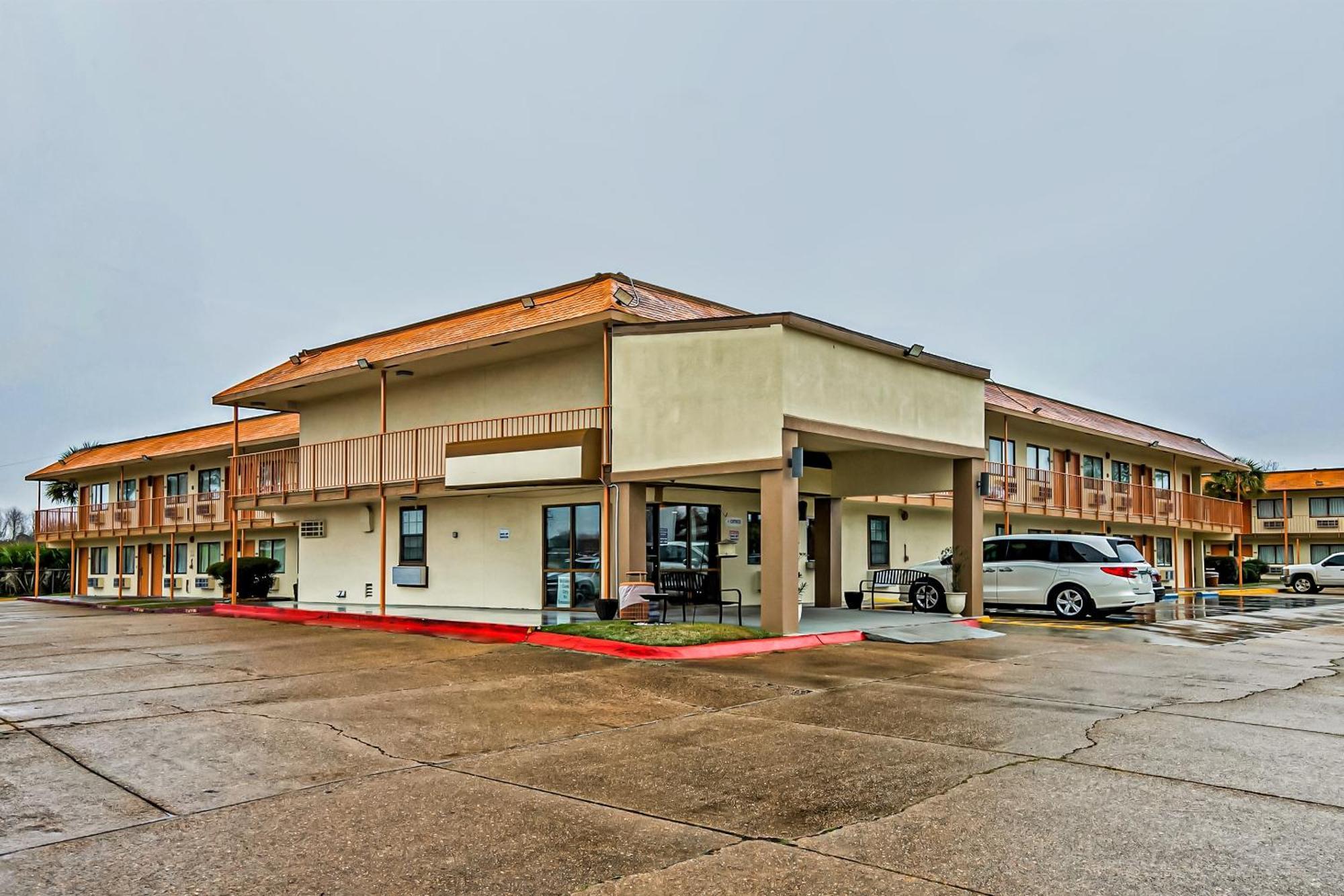 Oyo Hotel Lake Charles Hwy 10 Eksteriør billede
